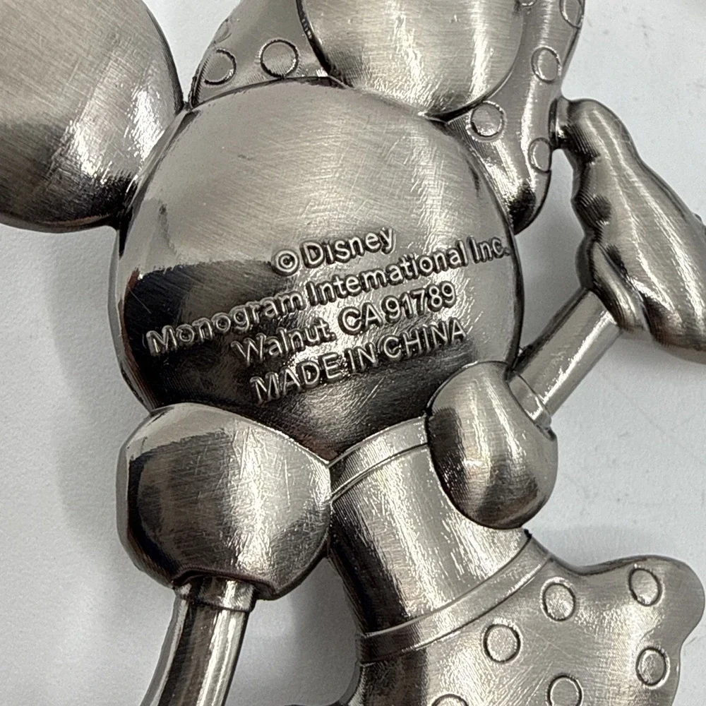 Disney MINNIE MOUSE Posing Silver‎ Pewter Metal KEYCHAIN Key Ring Chain Holder